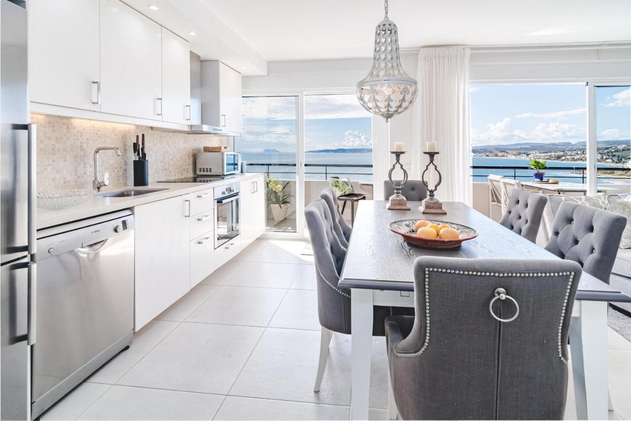 Cp - Modern Beachside Apartment In Estepona Buitenkant foto
