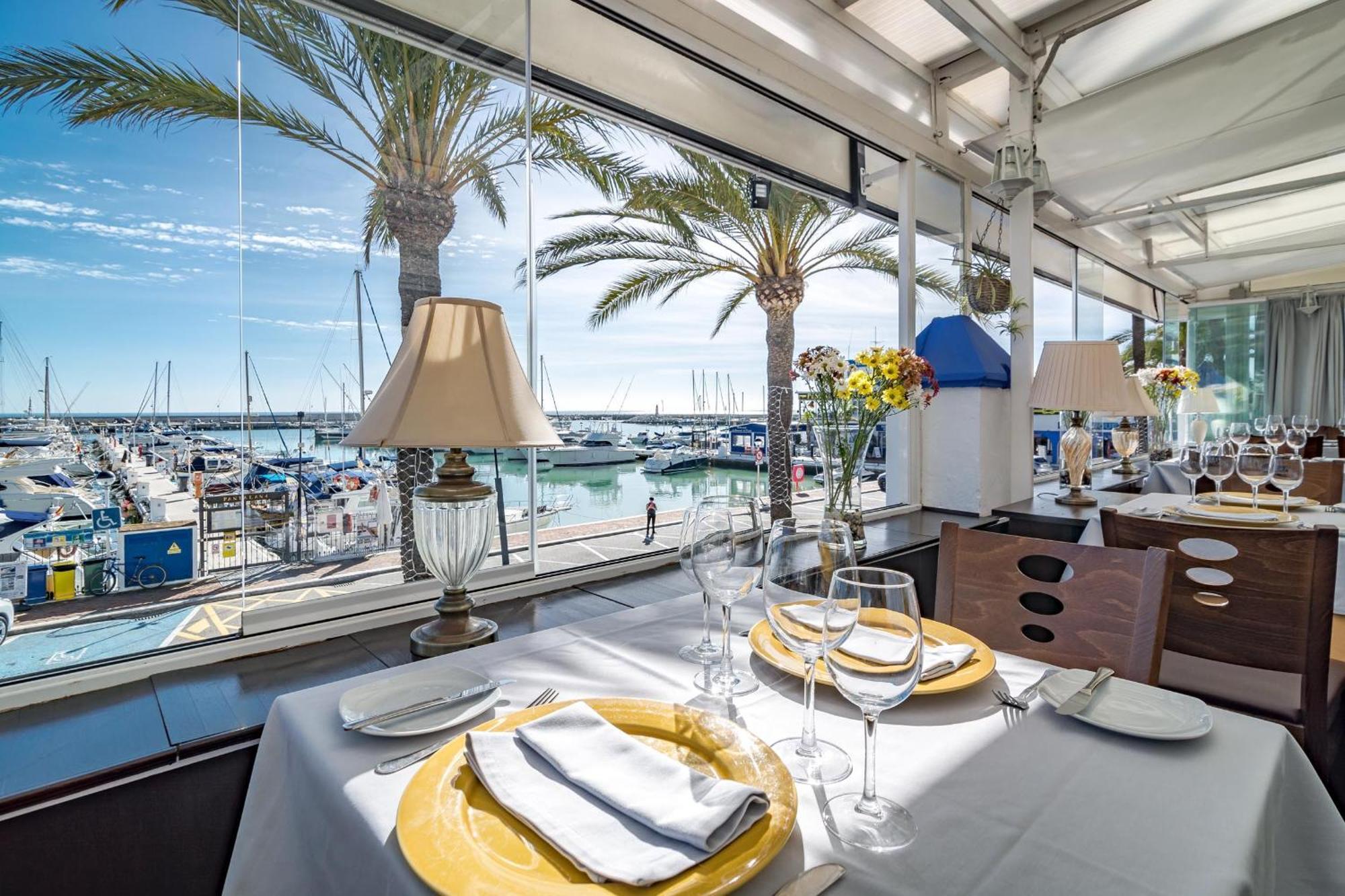 Cp - Modern Beachside Apartment In Estepona Buitenkant foto