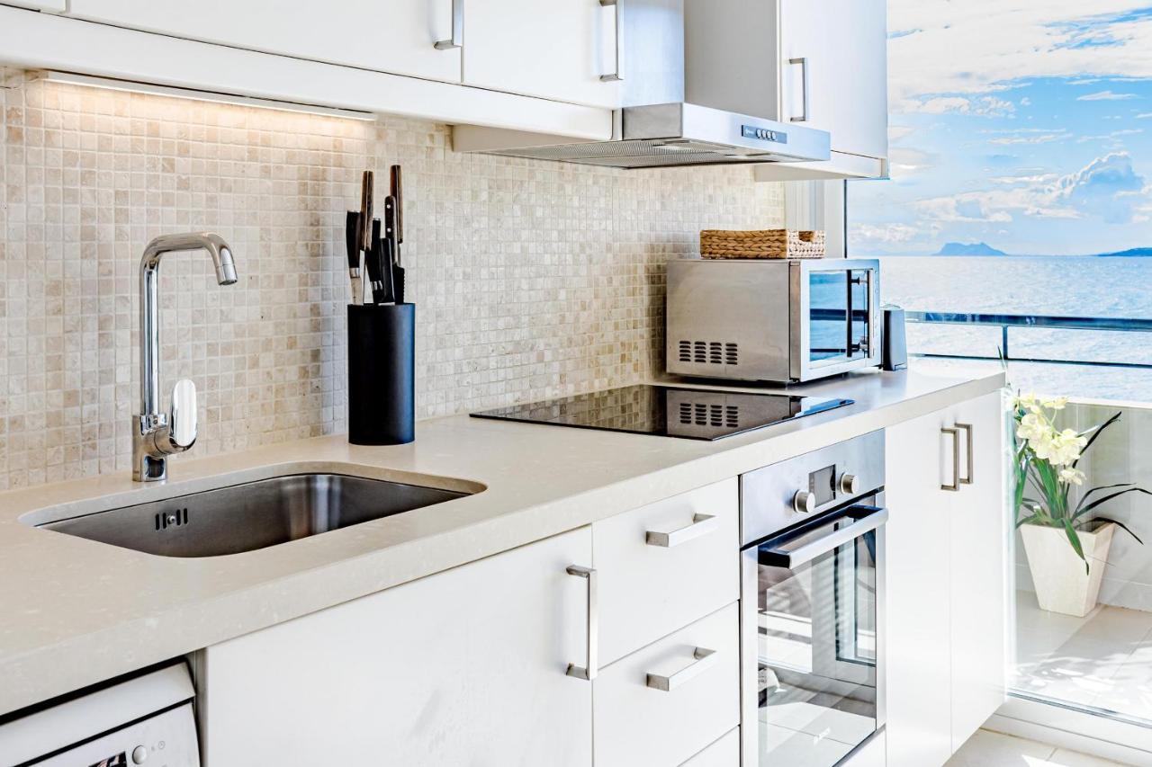 Cp - Modern Beachside Apartment In Estepona Buitenkant foto